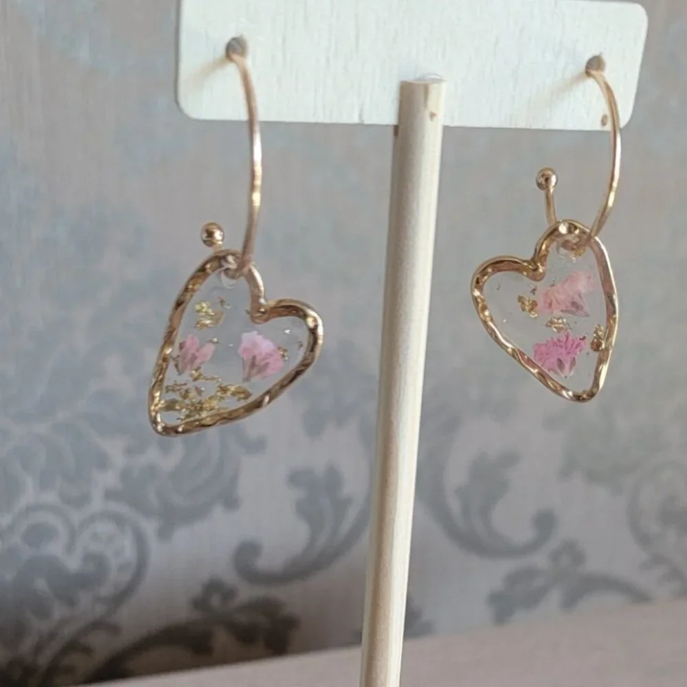 Floral Heart Earrings - Picture 3 of 3